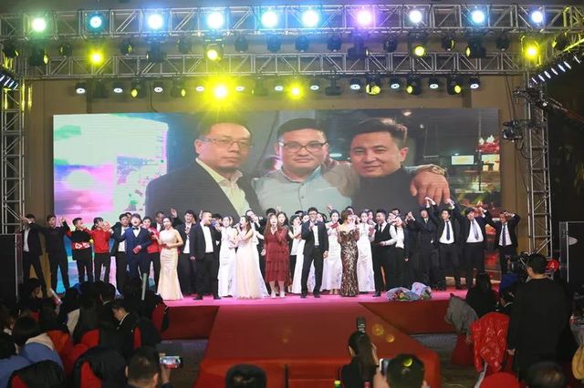 相親相愛(ài) 相親相愛(ài)