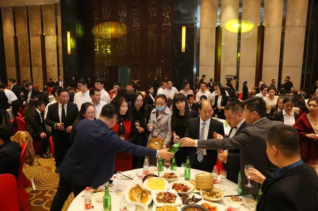 晚宴時(shí)間 晚宴時(shí)間